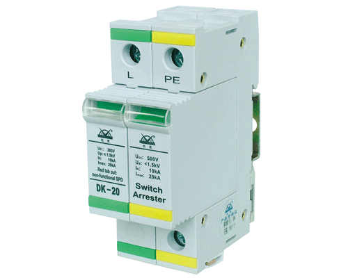 介紹: 本產(chǎn)品適用防雷區(qū)域:LPZO區(qū)與LPZ1區(qū)交界處(B級(jí)/Ⅳ類)電源線路的 雷電浪涌防護(hù)。 (1)適用于雷電防護(hù)等級(jí)為A級(jí)的電子信息系統(tǒng)電源第一級(jí)雷電浪涌防護(hù); (2)模塊化設(shè)計(jì),密封性好,安裝接線方便; (3)采用了“3+1”電路結(jié)構(gòu),適用于TT系統(tǒng); (4)采用溫控?cái)嗦芳夹g(shù),內(nèi)置過流保護(hù)電路,徹底避免火險(xiǎn); (5)具有工作指示、遙信接口及劣化告警指示功能,綠色(正常),紅色(失效); (6)具有防塵、防腐、防爆、阻燃等功能; (7)高能量SPD、通流量大、漏流小,特別適用于惡劣的雷電環(huán)境。 產(chǎn)品的安裝與應(yīng)用: (1)保護(hù)器應(yīng)用于主配電系統(tǒng)電源第一級(jí)雷電防護(hù),并聯(lián)安裝在建筑物總配電柜或配電箱的電源進(jìn)線端,可采用凱文連接方式; (2)適用于3+1/1+1接線模式下配電箱及重要設(shè)備配電箱; (3)適用于交流配電設(shè)備的防雷保護(hù),如:通信、電視廣播、計(jì)算機(jī)房、自動(dòng)控制、機(jī)電設(shè)備及所有配電設(shè)備的雷電浪涌保護(hù); (4)適于室內(nèi)運(yùn)行,如安裝在室外時(shí),必須加裝防水外殼; (5)所有接線必須牢固及可靠電氣聯(lián)接; (6)防雷接地應(yīng)符合防雷規(guī)范要求,接地線盡可能粗短且接地電阻應(yīng)小于10Ω。